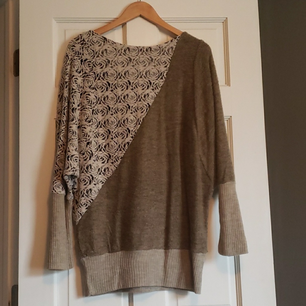 Asymmetrical Patterned Sweater - Picture 2 of 3